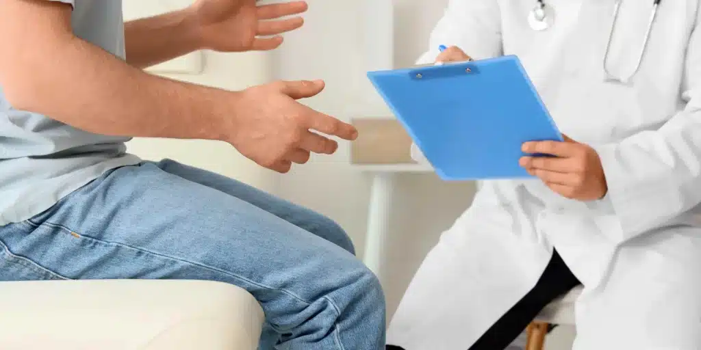 Imagen ilustrativa sobre los síntomas de próstata inflamada en hombres jóvenes